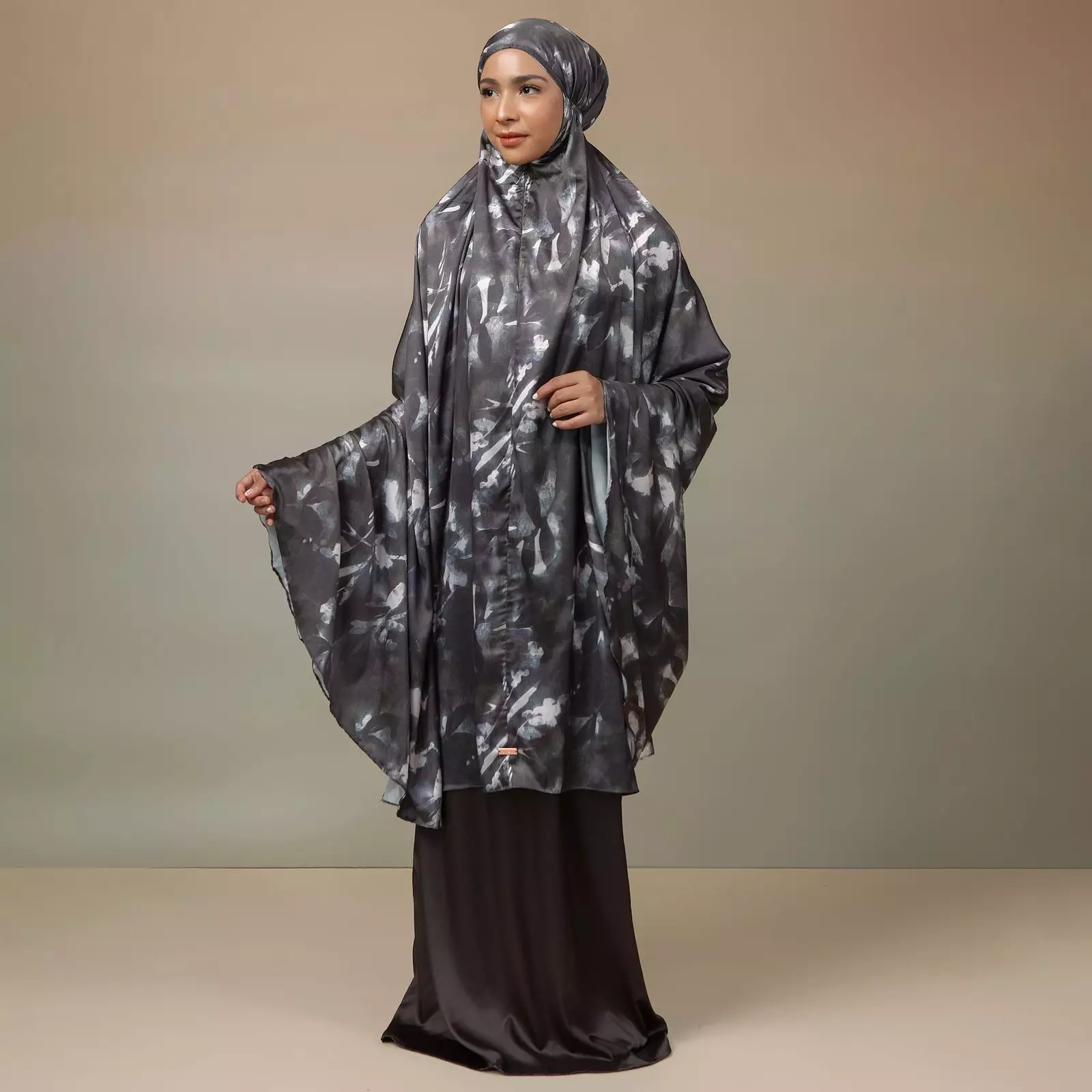 Aure Prayer Set Light Espresso