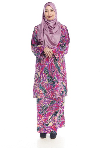 Nayli Plus Size Kurung Pesak Buluh from Nayli in pink and green and Multi