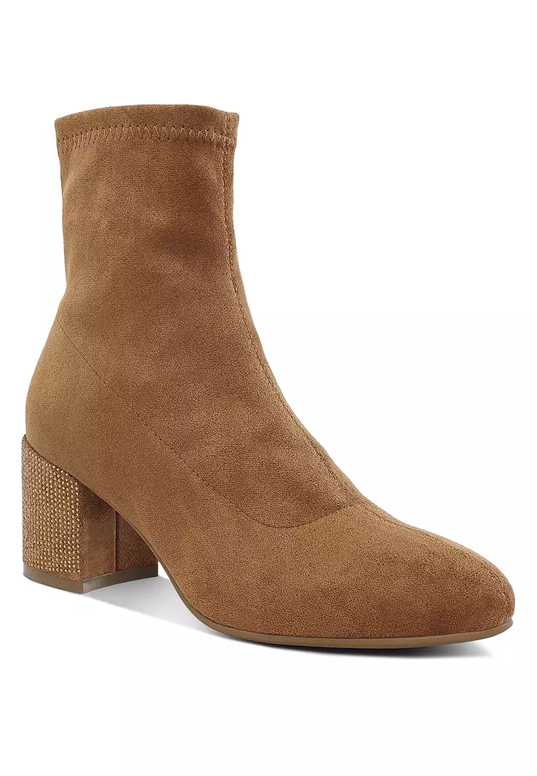 Sepatu bot hak blok berhias berlian imitasi warna cokelat