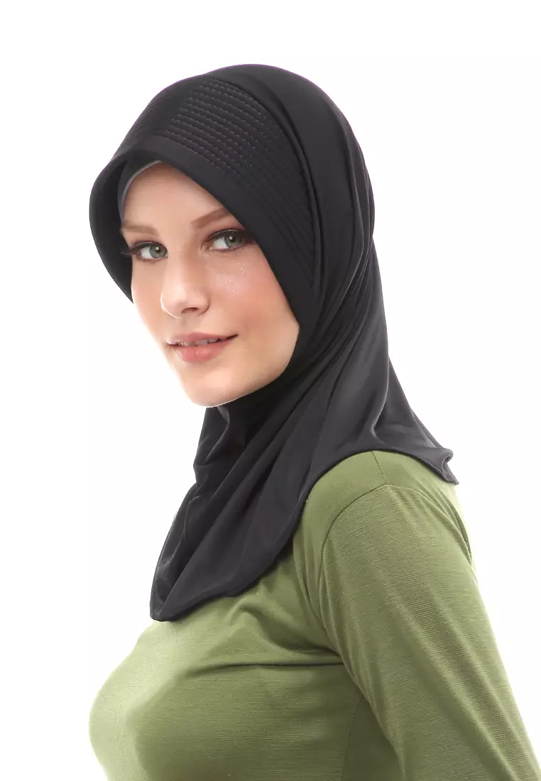 Layla Hijab Sport Instan Wanita Muslimah Relaxed Fit - Black