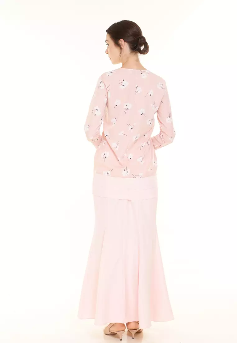 Ivy Kurung Modern layers Printed in Peach Japan Flower