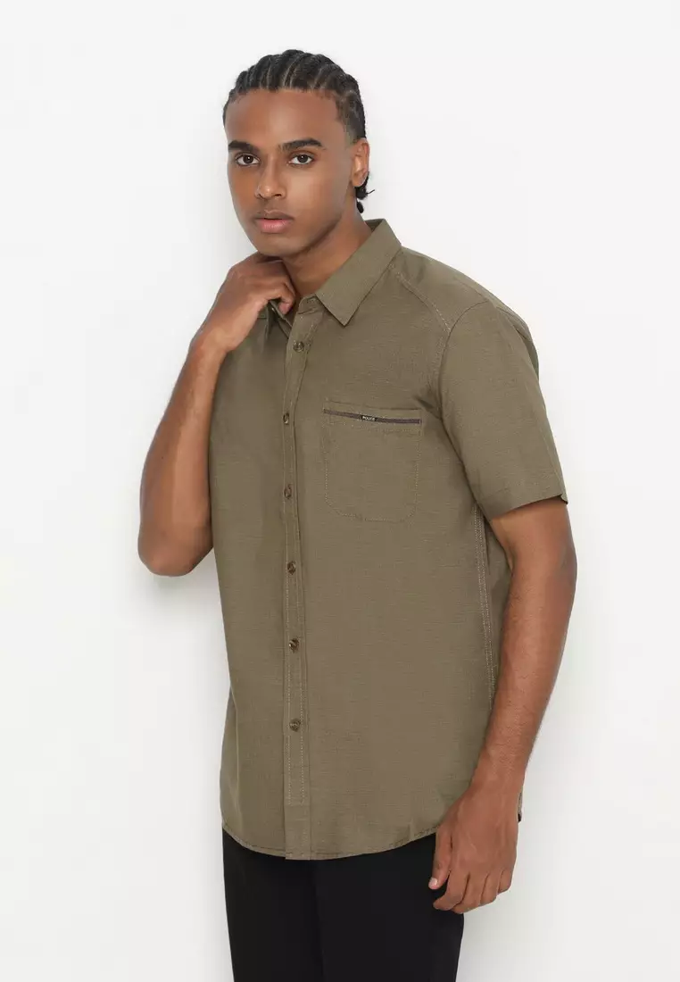 POLICE Kemeja Polos Cotton Twill Slub Hijau Army Regular Fit Pria