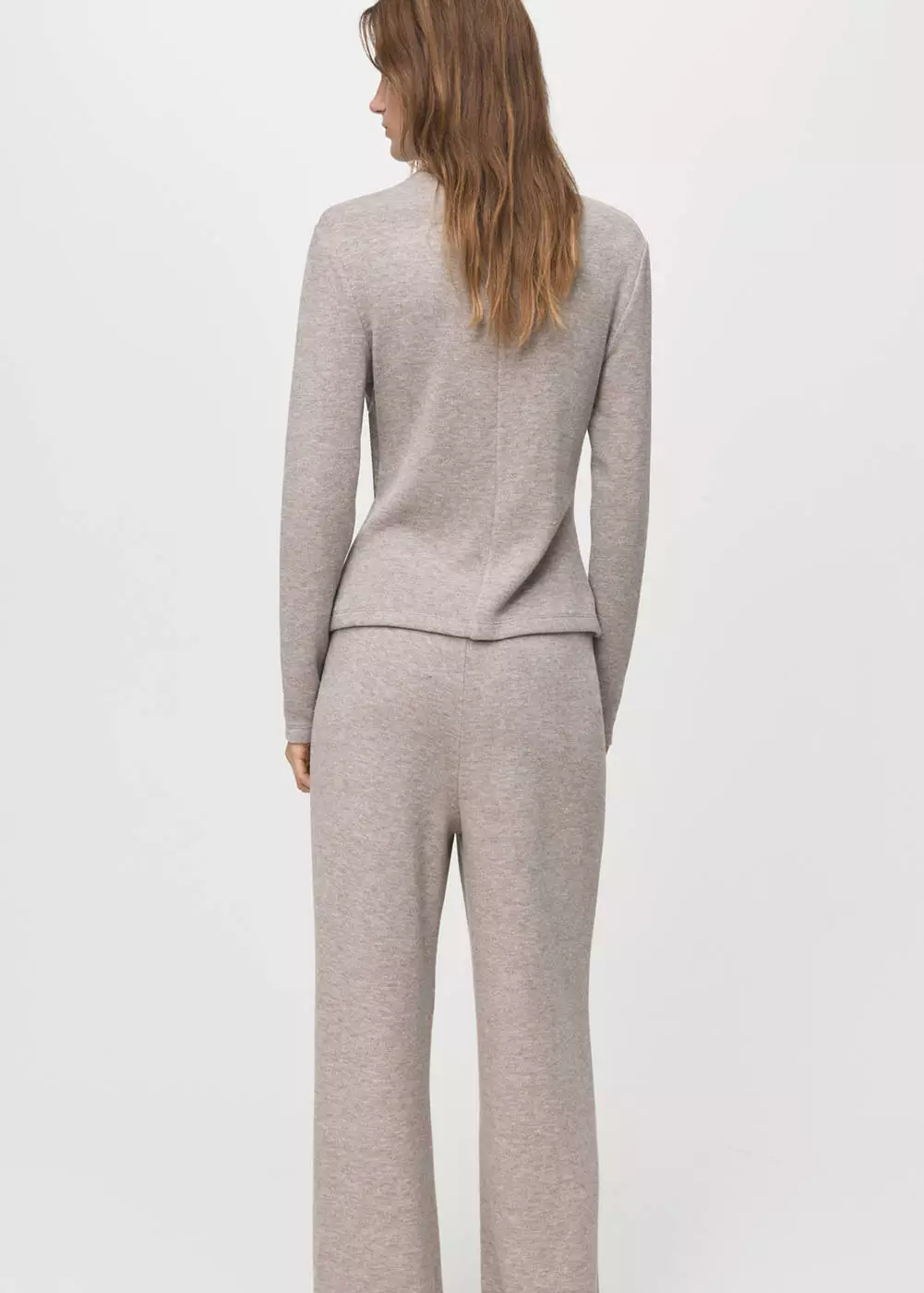 Sweater rajut halus dengan kerah perkins