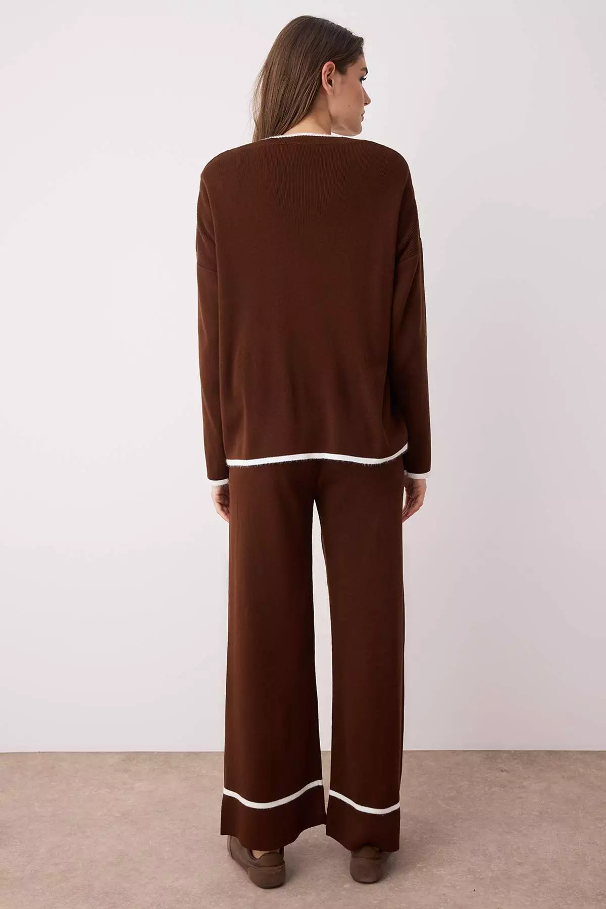 Brown Wide Fit Feather Thread Knitwear Bottom Top Set