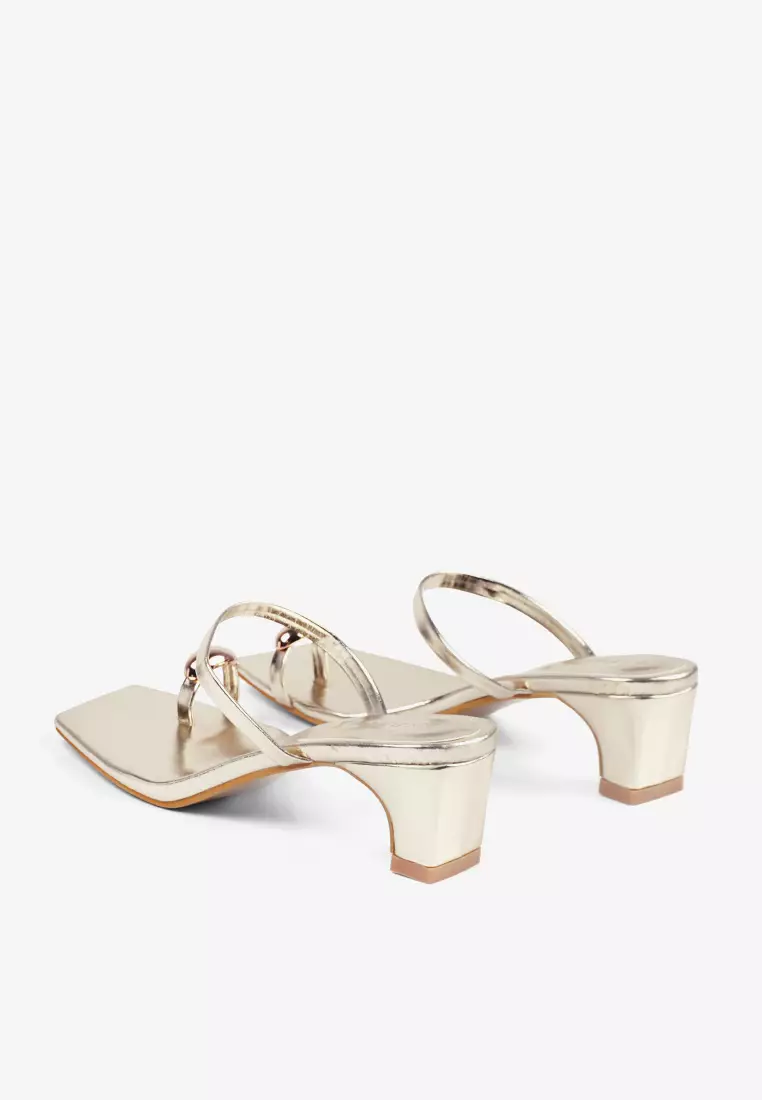 Astra Strap Low Heeled Sandals Metallic Toe-Ring Gold