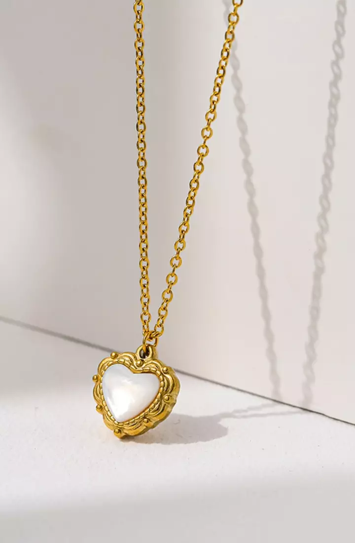 Valentino Vintage Heart with Cat's Eye Pendant Necklace in Gold
