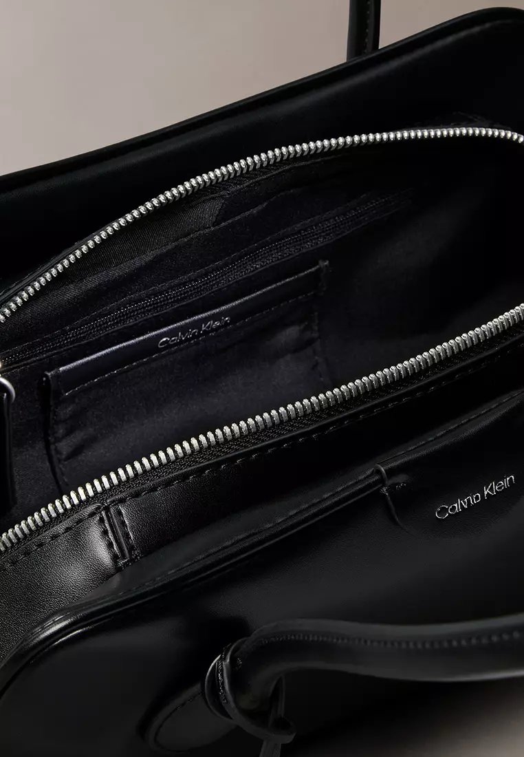 Trio Compartment 肩背包 - Calvin Klein Accessories