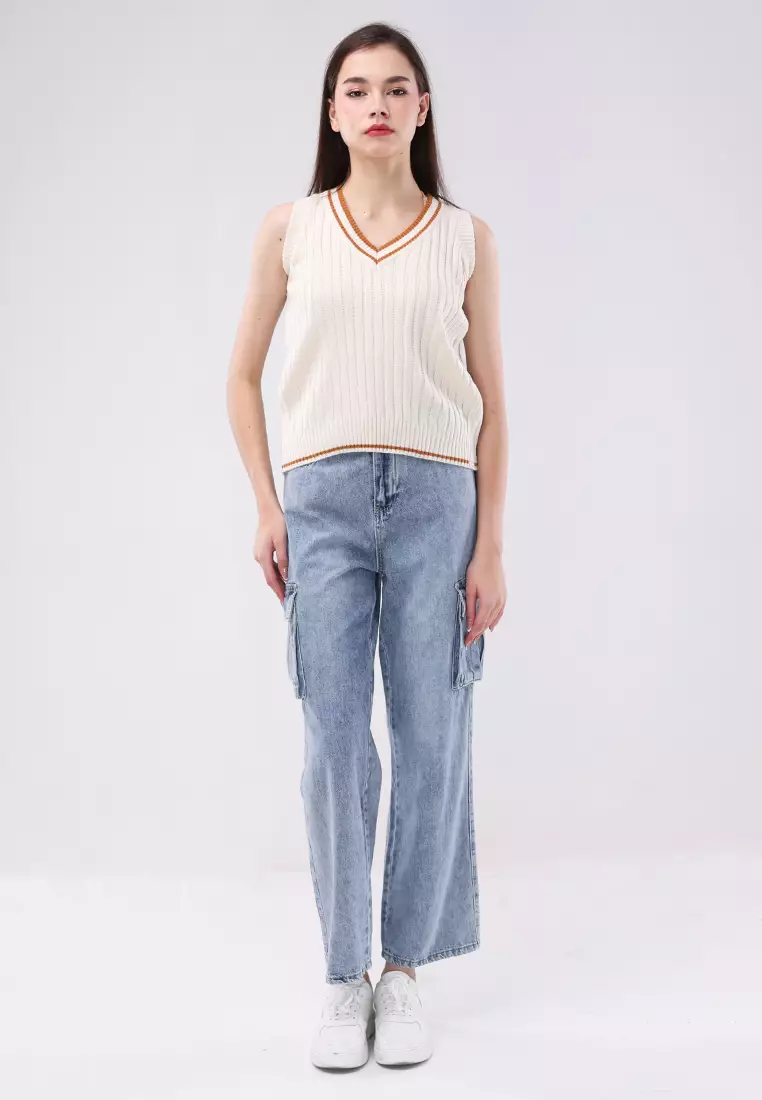 Knitted V-neck Sleeveless Blouse