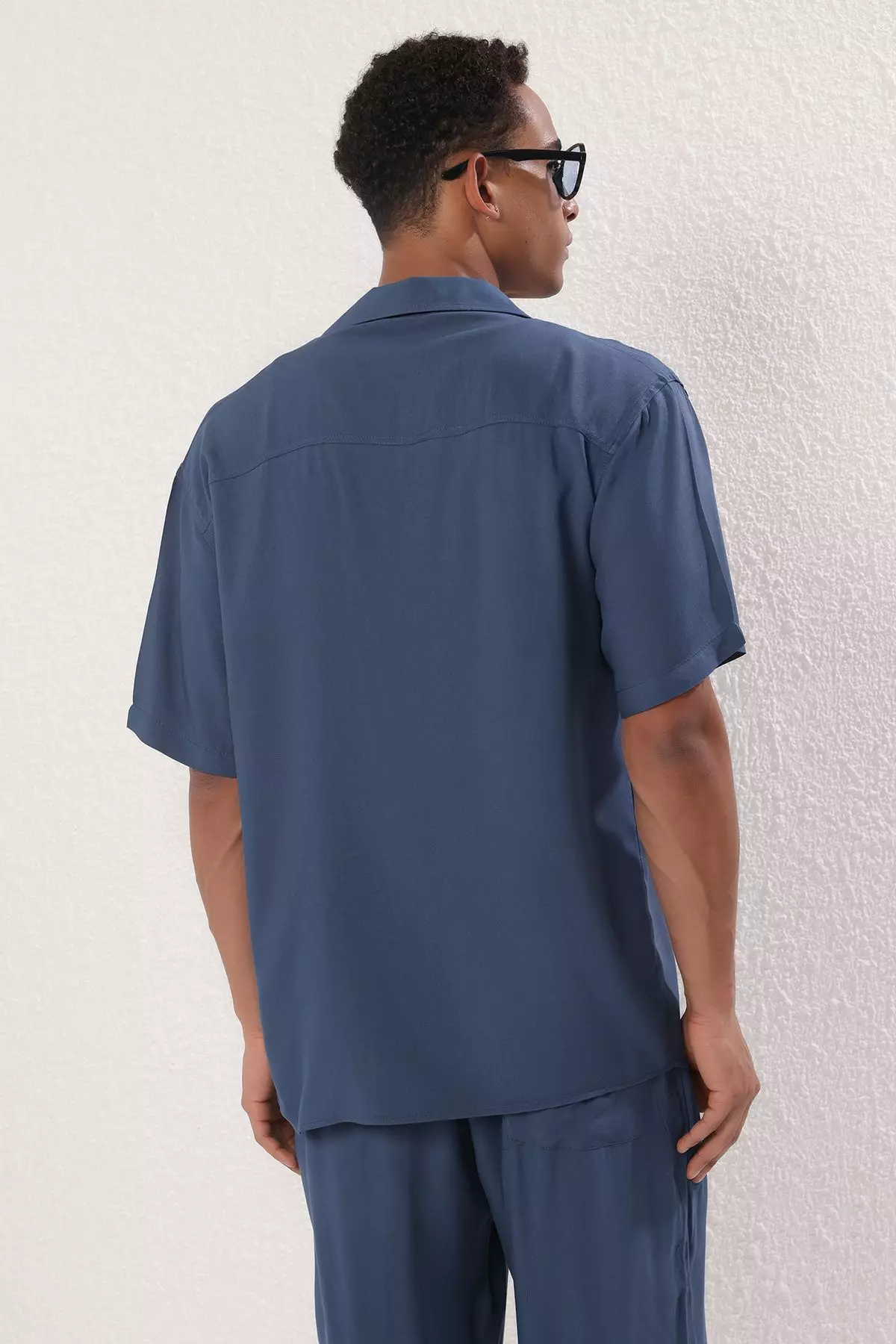 Navy Blue More Sustainable Regular Fit Low Shoulder Pocket Viscose Summer Shirt TMNSS25GO00005