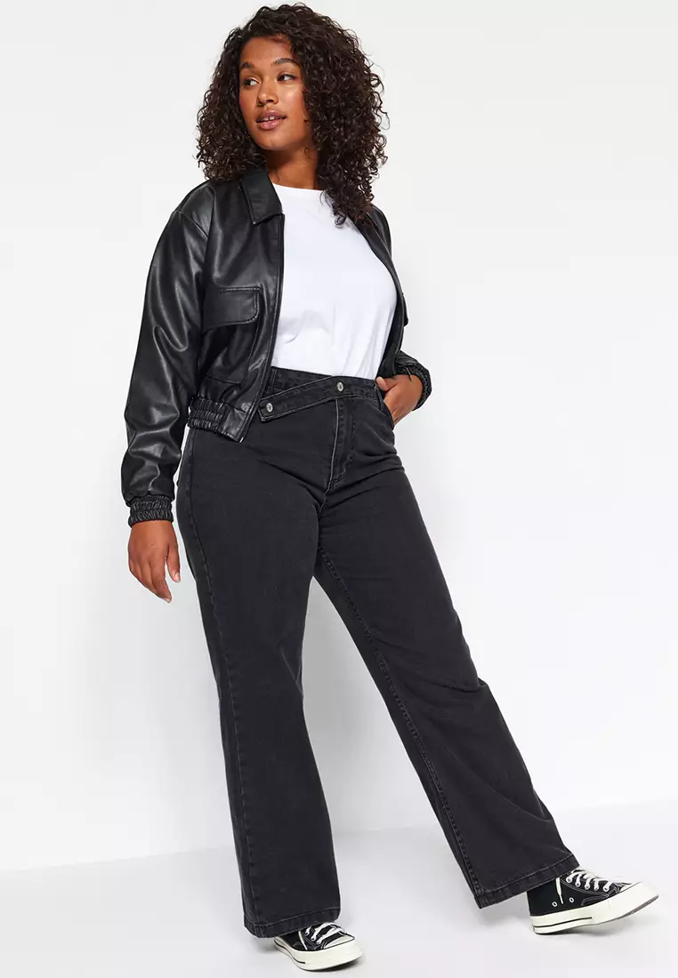 Wide-Cut Jeans with Waist Detail