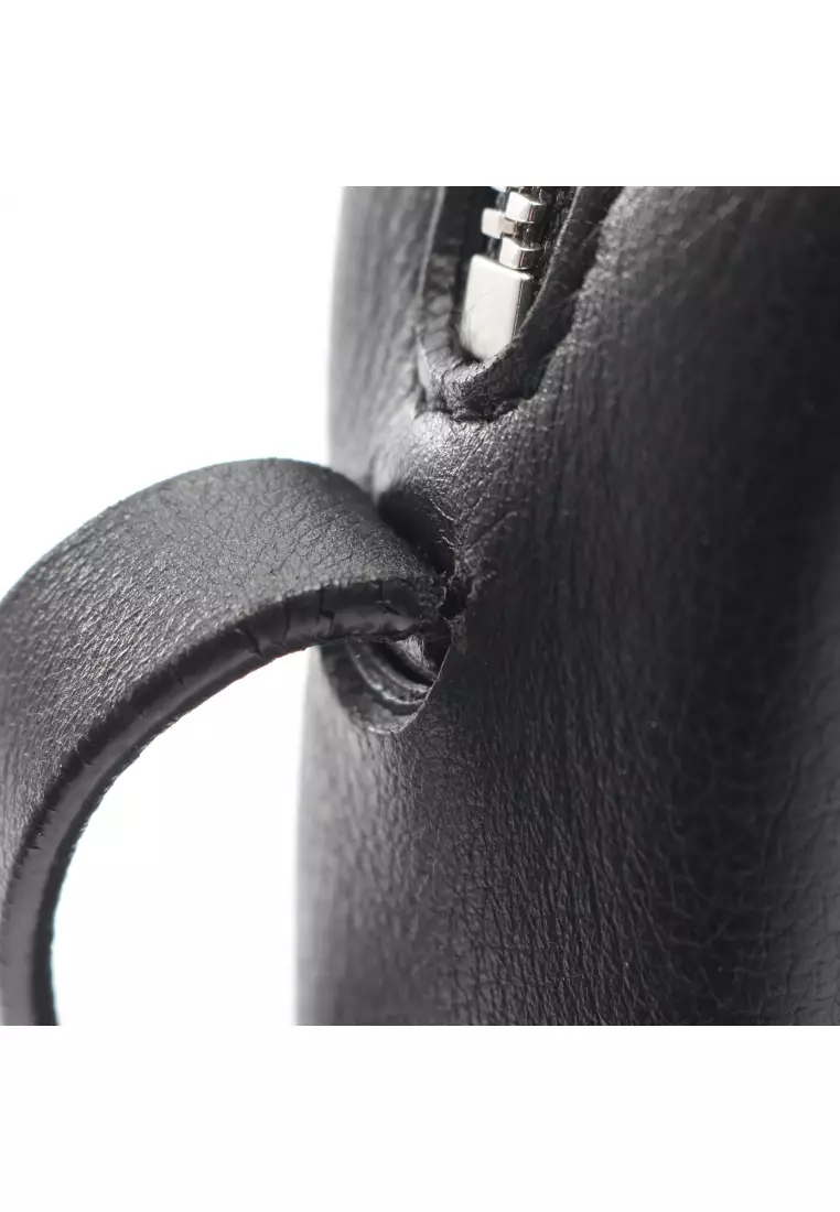 Pre-Loved BALENCIAGA Everyday camera bag S Shoulder bag leather black