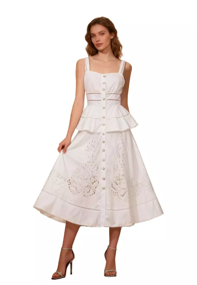 排扣荷葉邊鏤空刺繡吊帶中長連衣裙 CA26022446