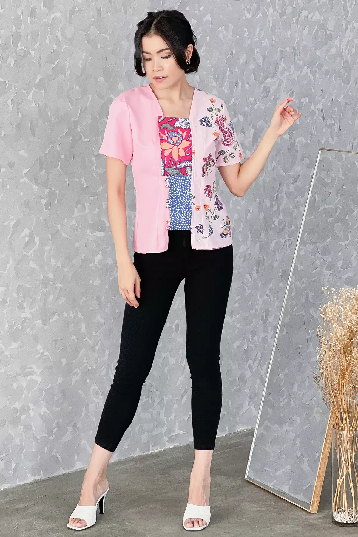 Hiranya Encim Pink Kebaya