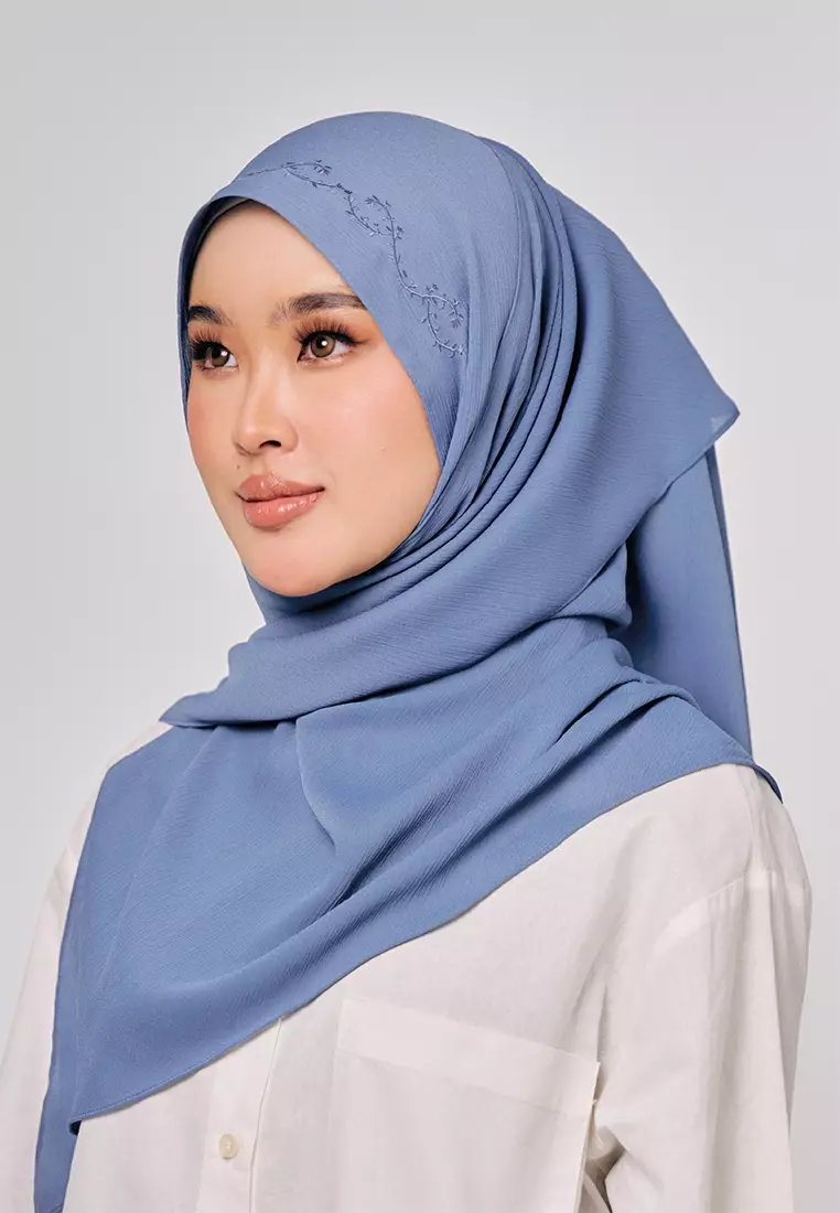 Sulam Mekar Ironless Chiffon Triangle Bawal in Dusty Blue