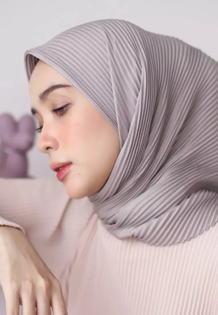 Geya Pleats Square Taupe