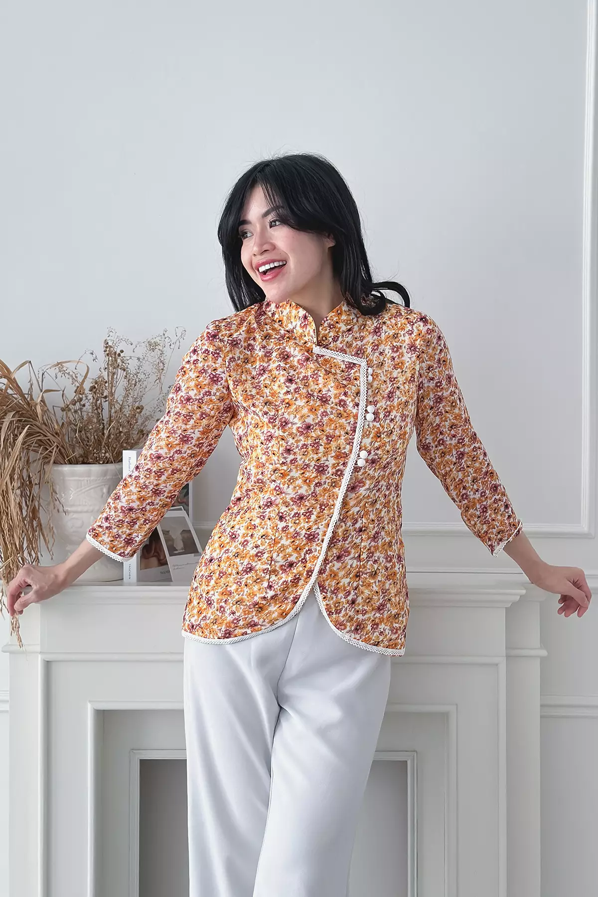 Jeng Dipha Kembangan Jingga Kebaya Janggan