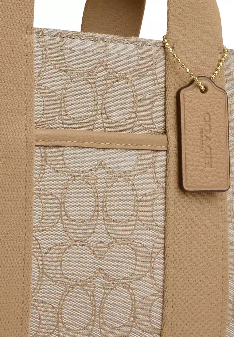 Smith Tote Bag 24 In Signature Jacquard - Light Khaki Multi CAR78