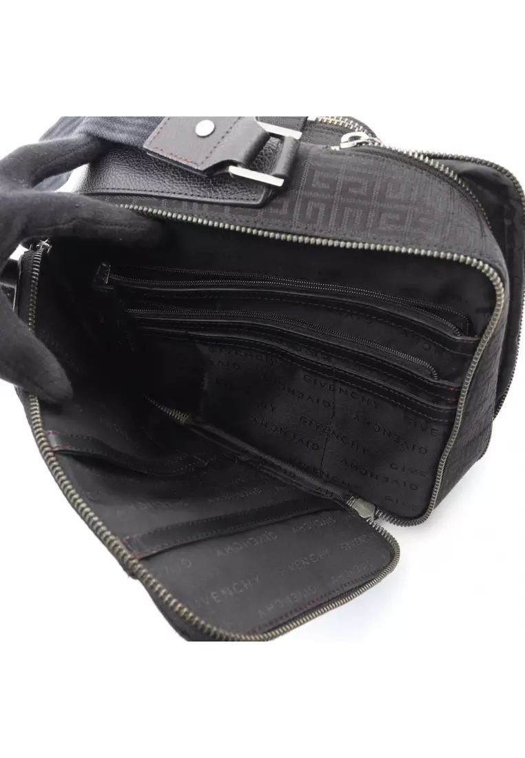 Pre-Loved Givenchy 4G logo Shoulder bag canvas leather black