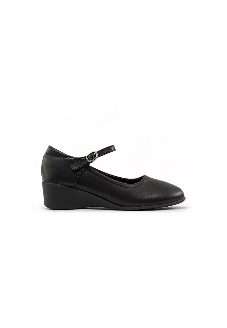 Mario D' boro Runway Women's LZ 29683 C94 Black wedge heel Mary Jane shoe with ankle strap buckle.