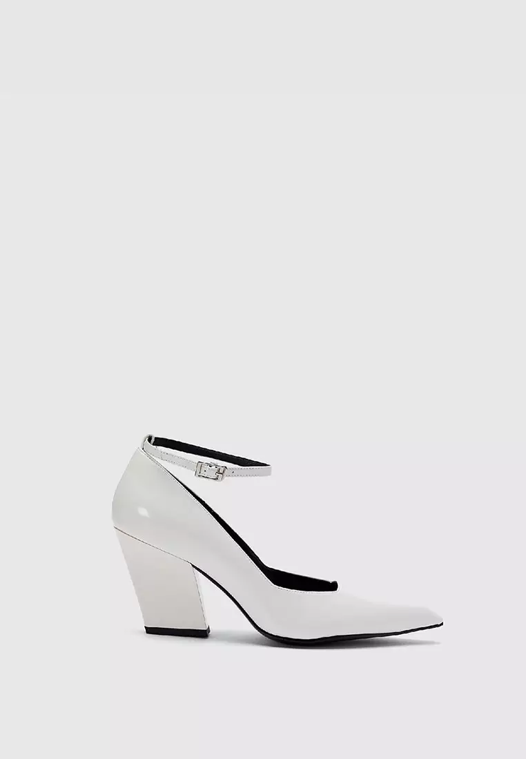 Discount on URBAN REVIVO  shoes - SKU: Pointed Toe Pumps