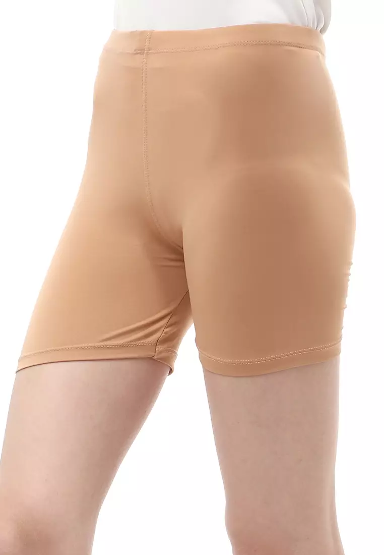 Hot Pants Motif Polos Design Simple Dalaman Wanita Relaxed Fit - Cream