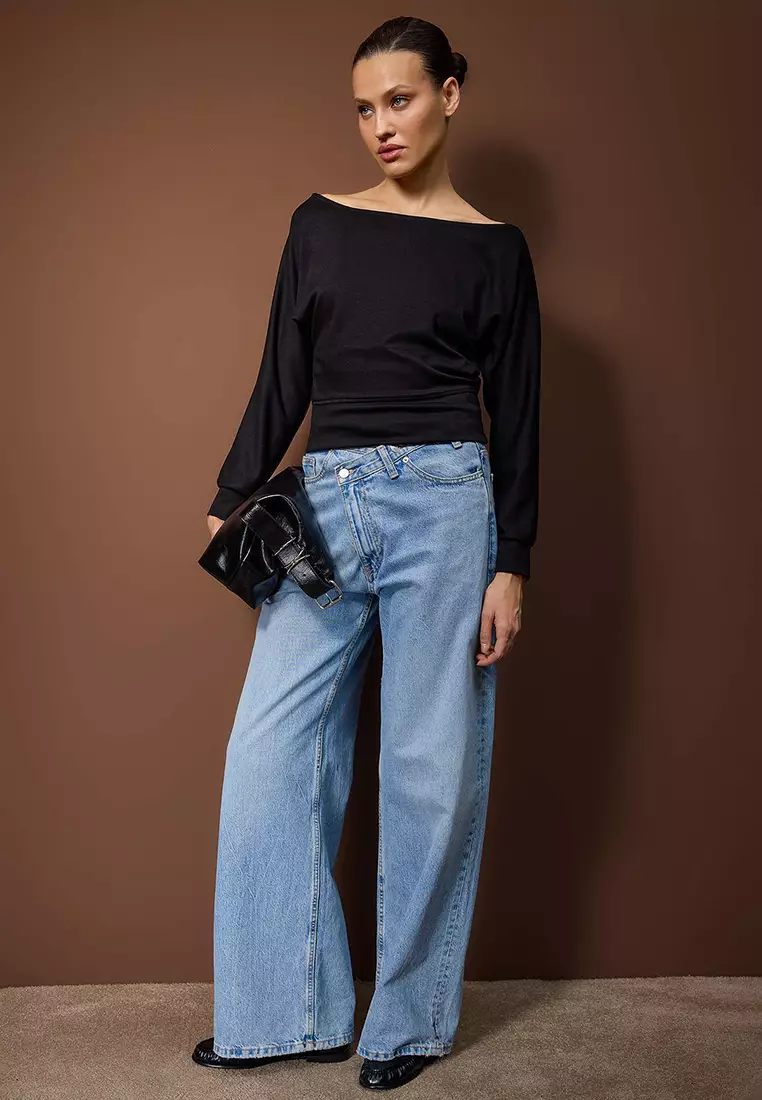 Boat Neck Knitted Blouse