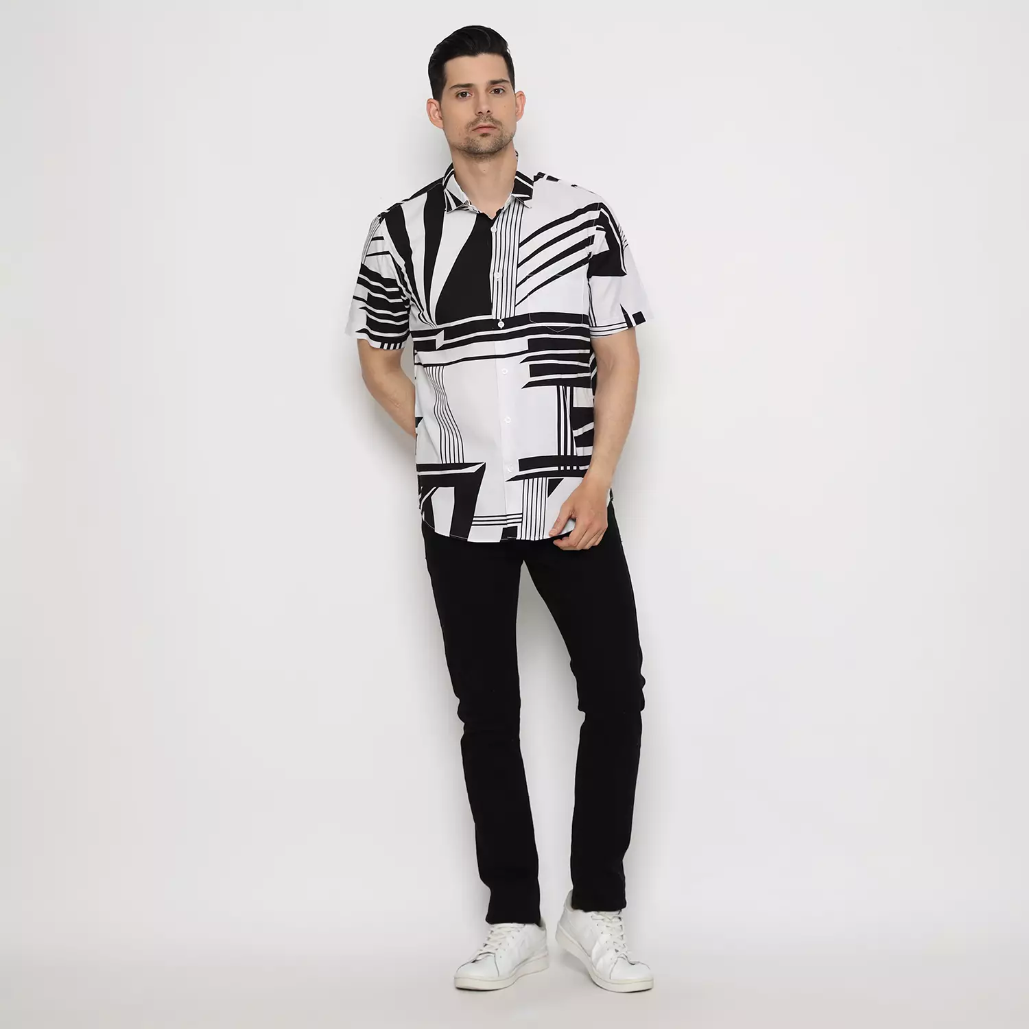 Platini Kemeja Motif Print Pria Lengan Pendek Katun Putih 73376