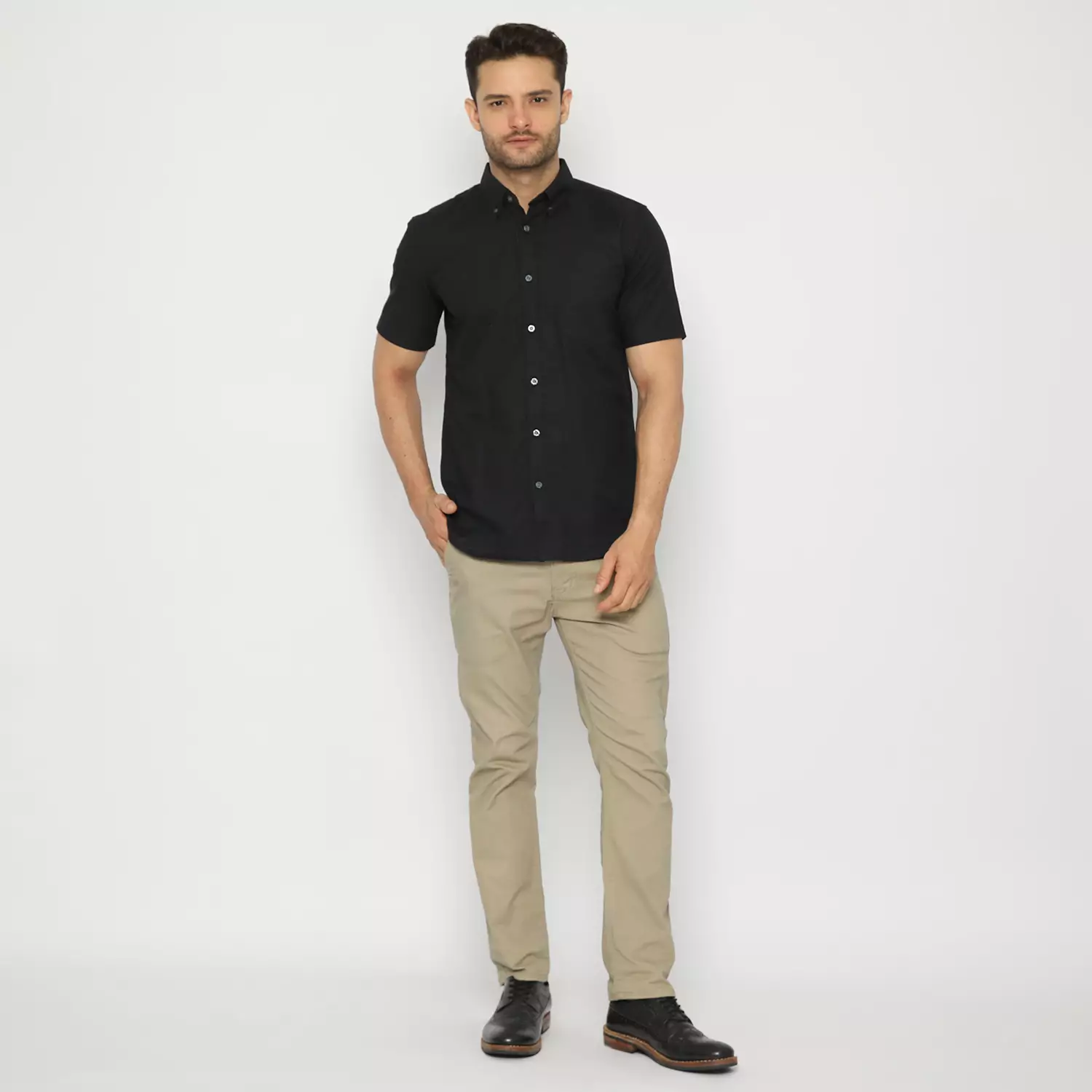 Platini Kemeja Hitam Pria Lengan Pendek Basic Katun Oxford 63206