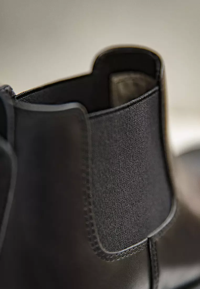 Vintage Leather Chelsea Boots CQ2103005