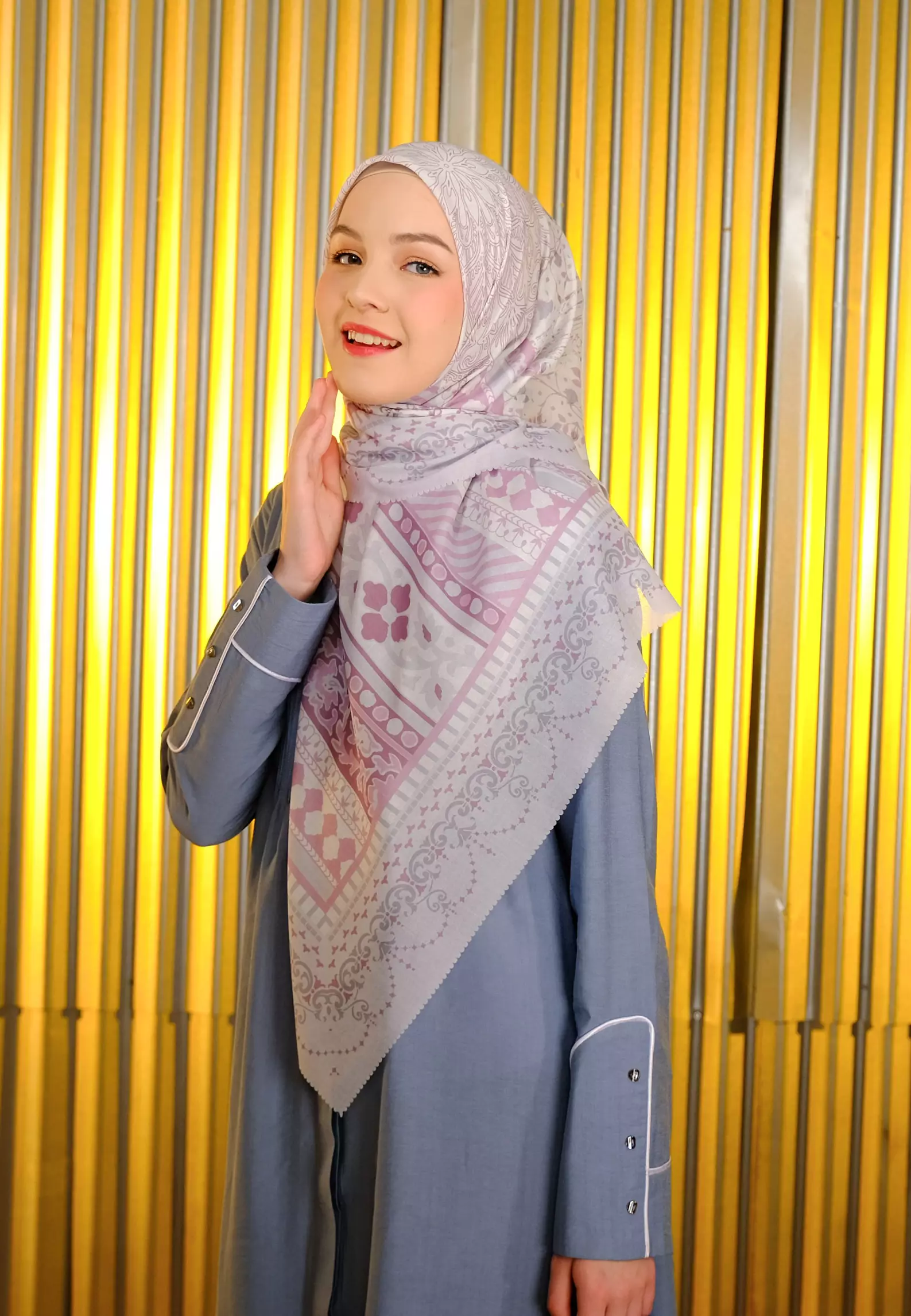 Merchi Tree Printed Scarf | Hijab Segi Empat Motif