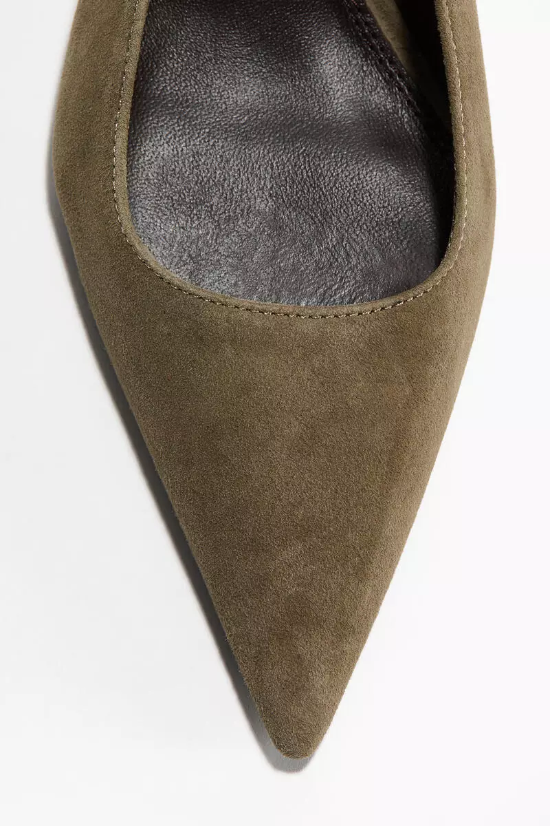 Pointed suede slingbacks