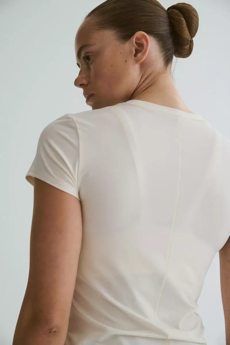 Sports top with DryMove™