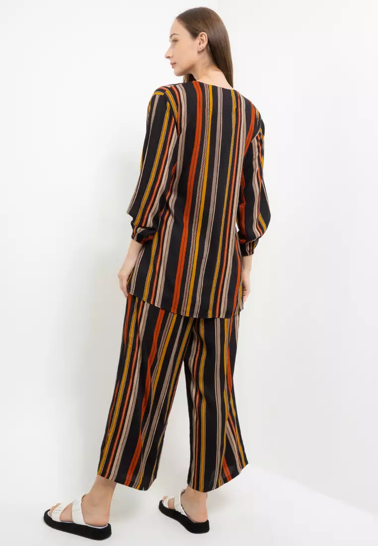 One Set Pajamas Garis Warna Warni