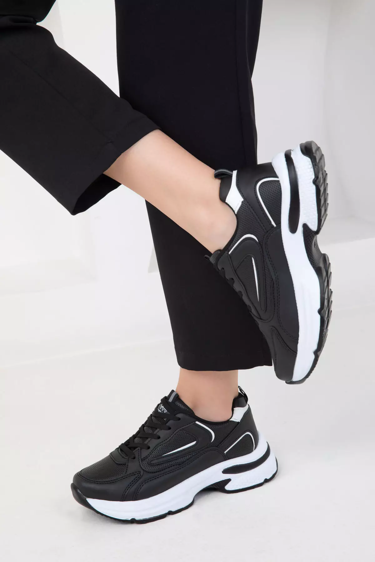 Black-White-C Women's Sneakers 18802