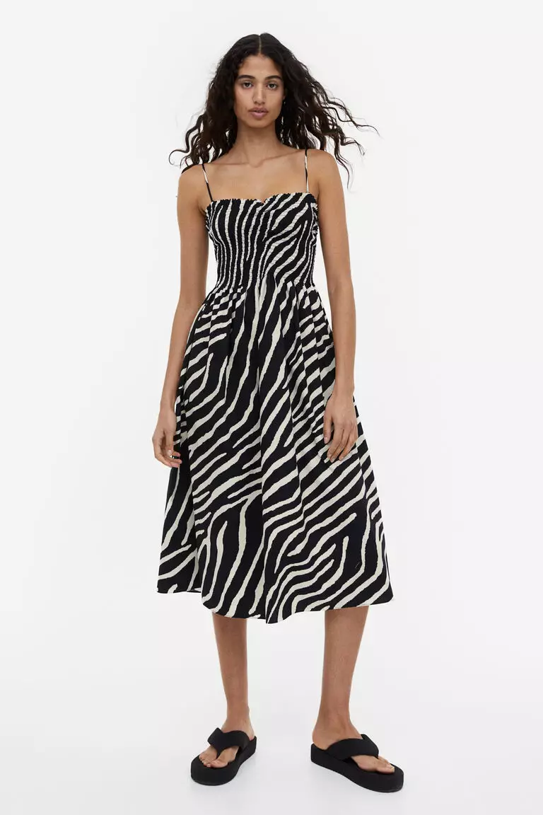 Jual H&M Smocked cotton dress Original 2024 ZALORA Indonesia