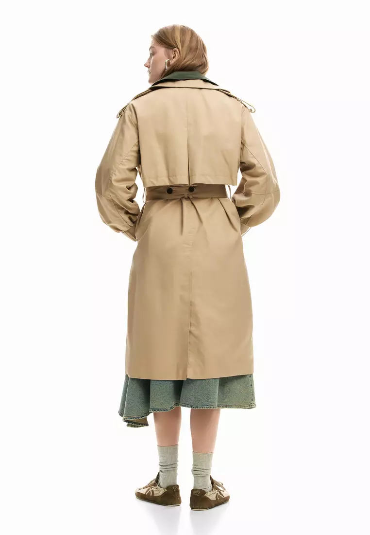 Detachable two-tone trench coat
