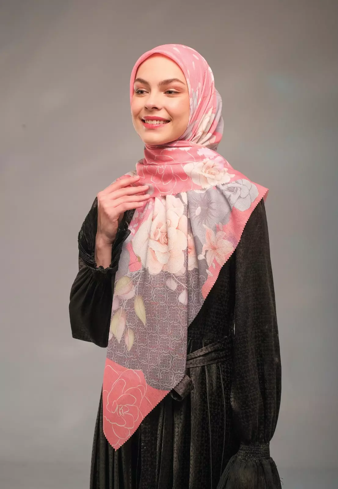 Izara Printed Scarf Pink | Hijab Segi Empat Motif