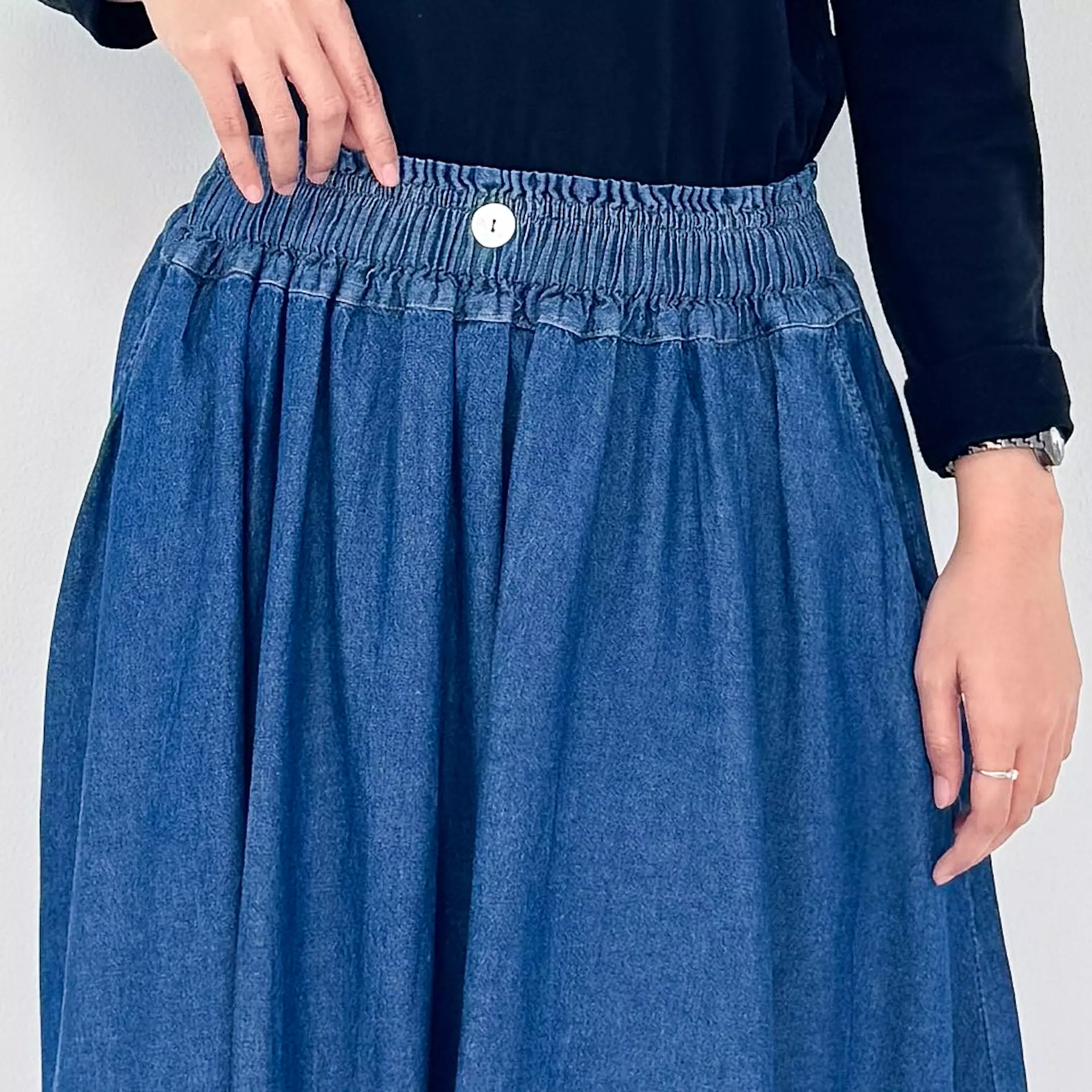 Rok Panjang Jeans Wanita - Calista Denim Midi Skirt