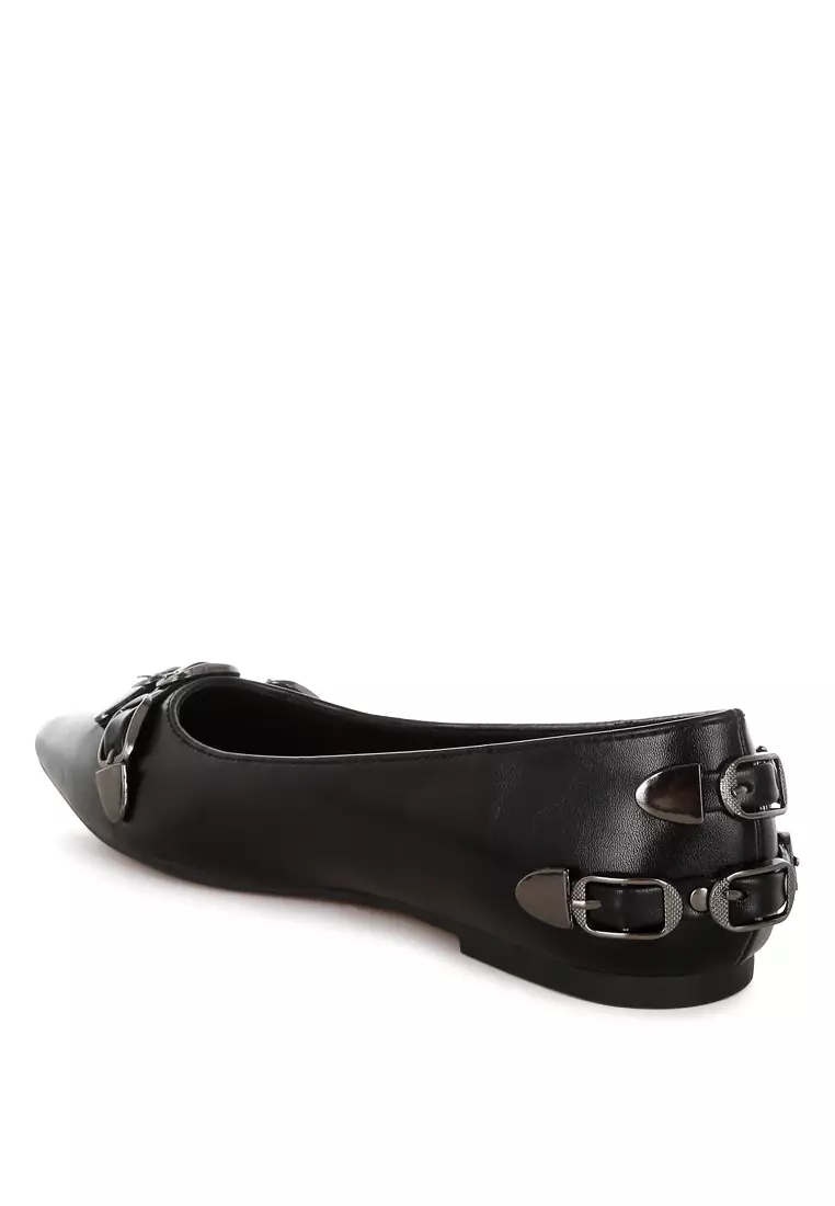 Belt Buckle Detail Ballerinas In Black