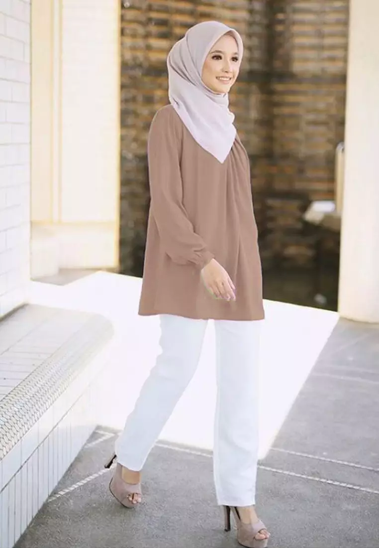 Lydia Blouse in Taupe Brown