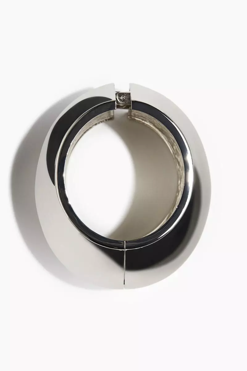 Chunky cuff bracelet