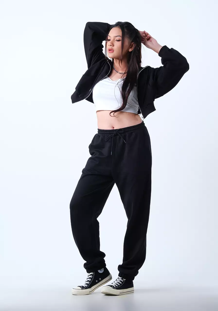 Celana Joger Wanita Dilly Black