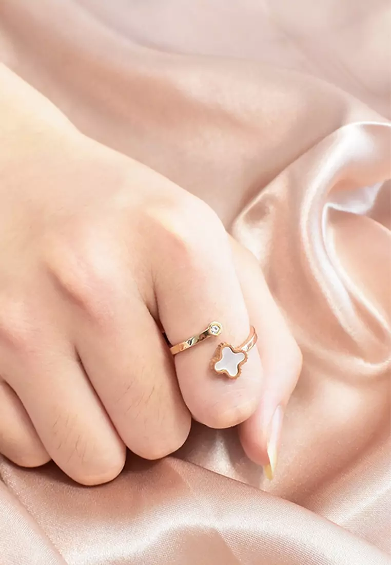 Adele Four-Leaf Clover Necklace + Stud Earrings + Rings Jewellery Set in White