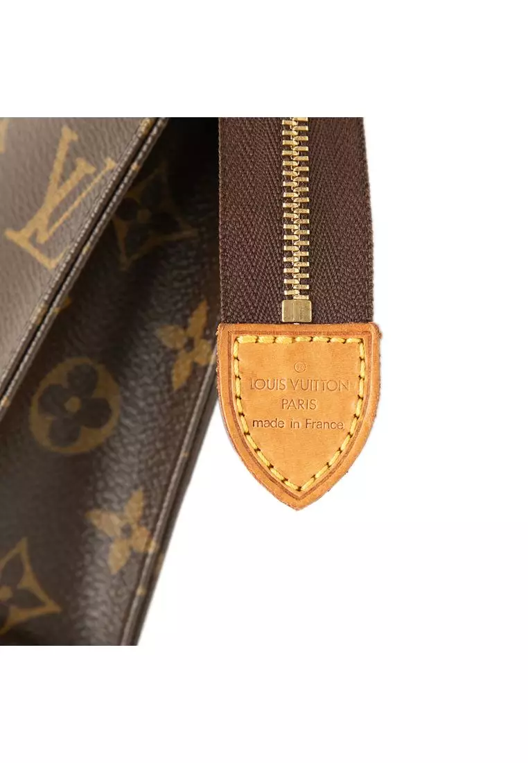 Pre-Loved Louis Vuitton Monogram Toiletry Pouch 19