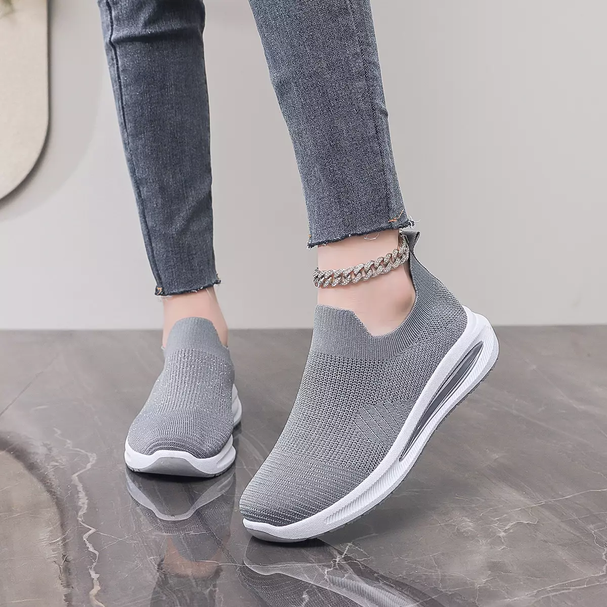 Sepatu Kekinian Untuk Semua Aktivitas – Nyaman, Fashionable, Anti Ribet