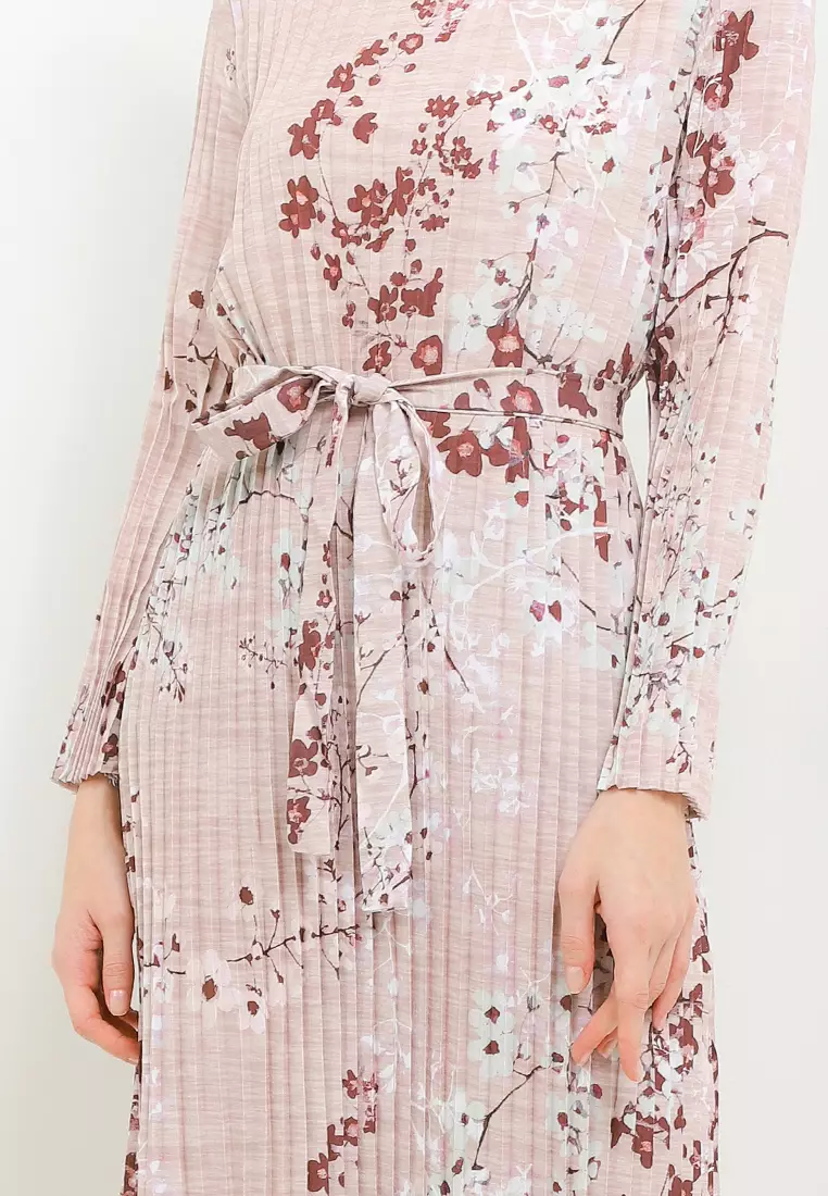 Self Tie Flo Print Pleated Maxi Dress