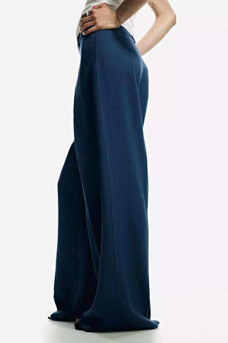 Wide tailored trousers