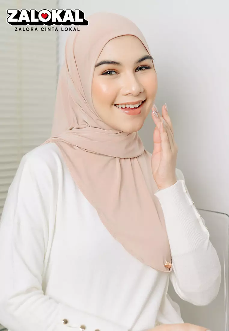 Qiya Instan Square New Series (Hijab Instan Segiempat Jersey) Soft Nude