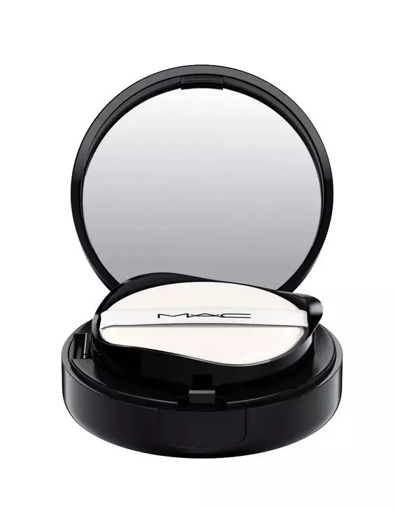 MAC Cosmetics Studio Fix Complete Coverage Cushion Compact SPF 50/PA++++ - NC15