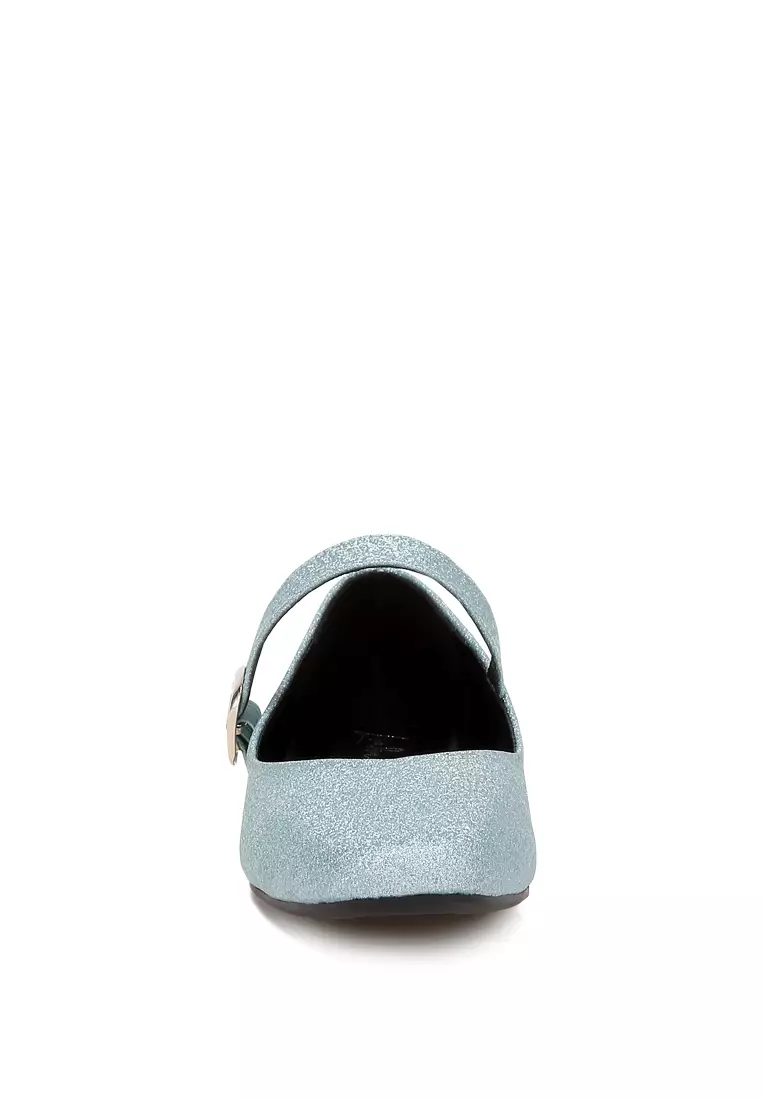 Balerina Gesper Pin Berkilau dalam Warna Baby Blue